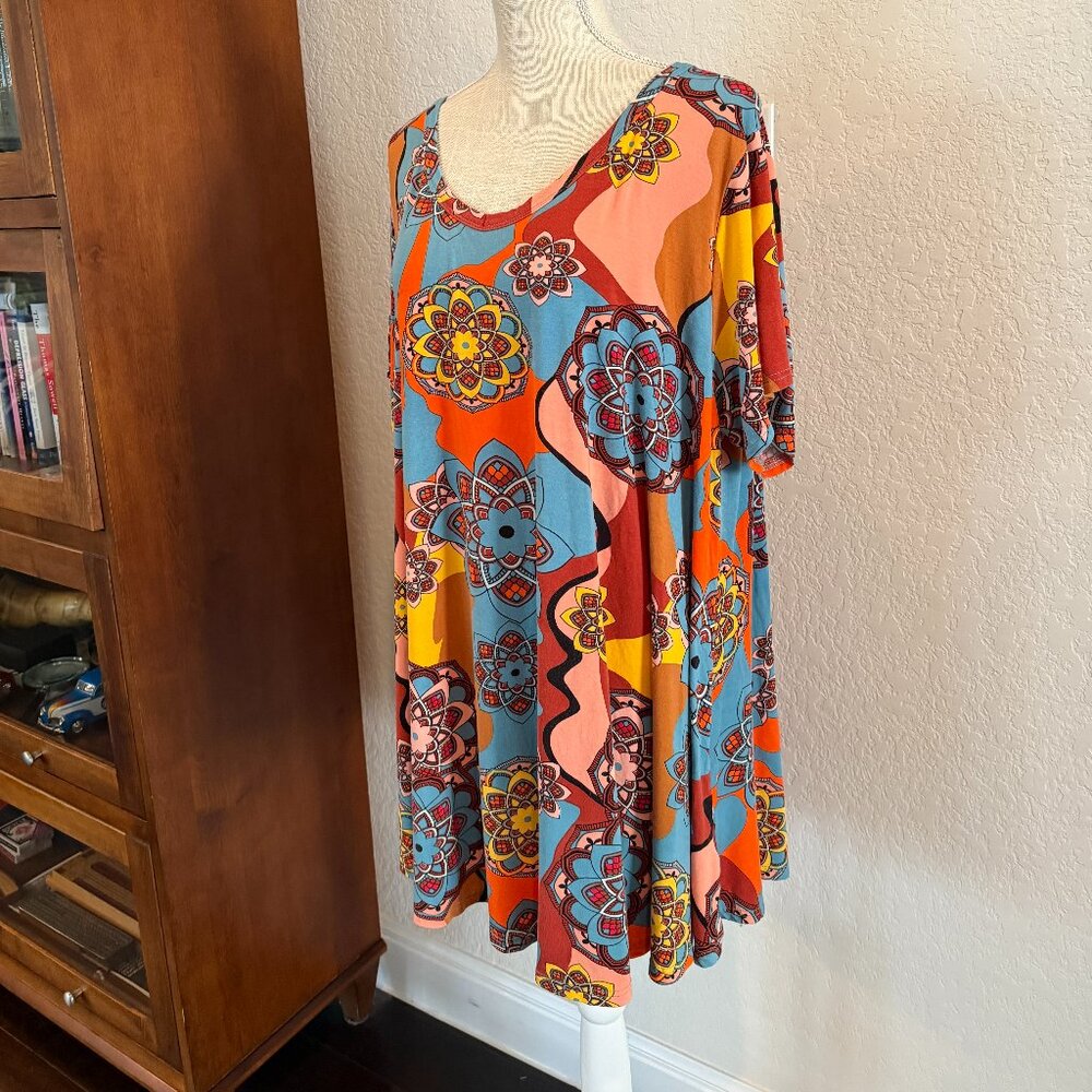 Colorful Top Plus Size 4X - Picture 5 of 7